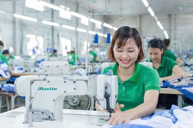 Thợ may máy 1 kim và vắt sổ công nghiệp