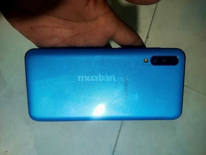 SAMSUNG A50 64gb 4ram pin 4000