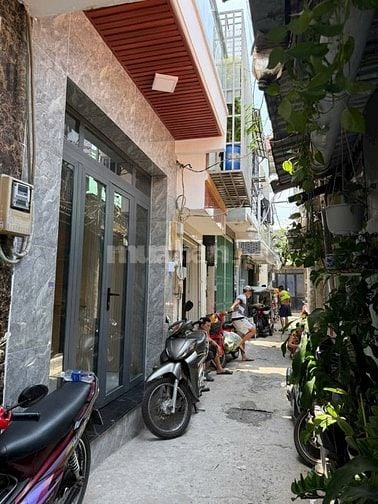 Bán nhà sổ hồng riêng.hẻm 271 lê văn lương Q7.Dt 3x9 1lầu 
