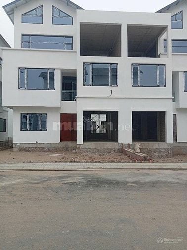 Bán biệt thự cao cấp Jade Square Xuân Đỉnh 180m, 3 tầng,mặt tiền 12m, 