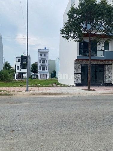 Giảm 600 triệu bán gấp lô 160m2 Vinhome Green City Hậu Nghĩa SHR