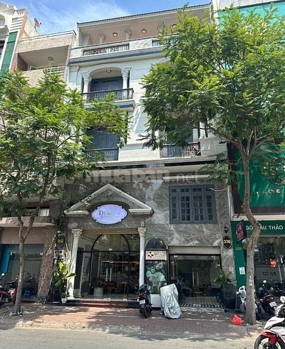 Siêu phẩm MT nhà ga T3 sân bay Đường Hoàng Hoa Thám, 5.4x22m, 30.5 tỷ