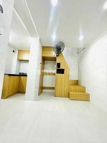 Nhà TT Hai Bà Trưng, 3 bước ra mặt phố Trần Xuân Soạn, ô tô đỗ cổng