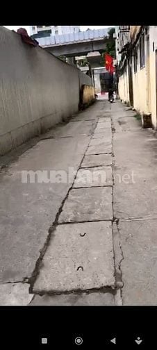 Bán nhà sát mặt phố, ngõ to thoáng