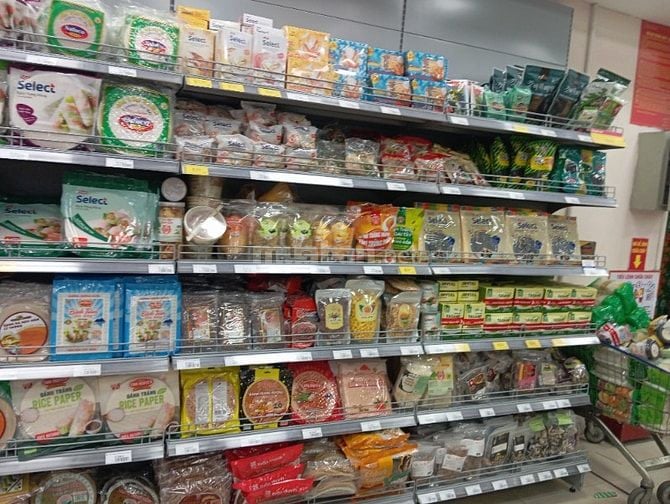 Cửa hàng cần tuyển gấp 3 bạn phụ bán hàng, 1 tạp vụ