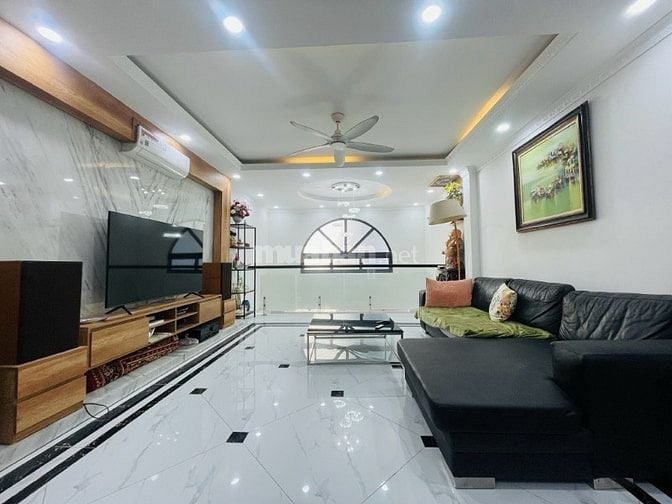 THẠCH BÀN LONG BIÊN NHÀ ĐẸP 5 TẦNG. Ô TÔ QUA. FULL NỘI THẤT. 9 TỶ