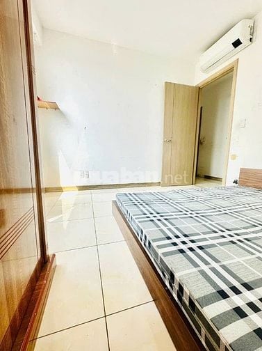 Khép kín , giá 2,6tr , 30m , 914 trương dịnh 