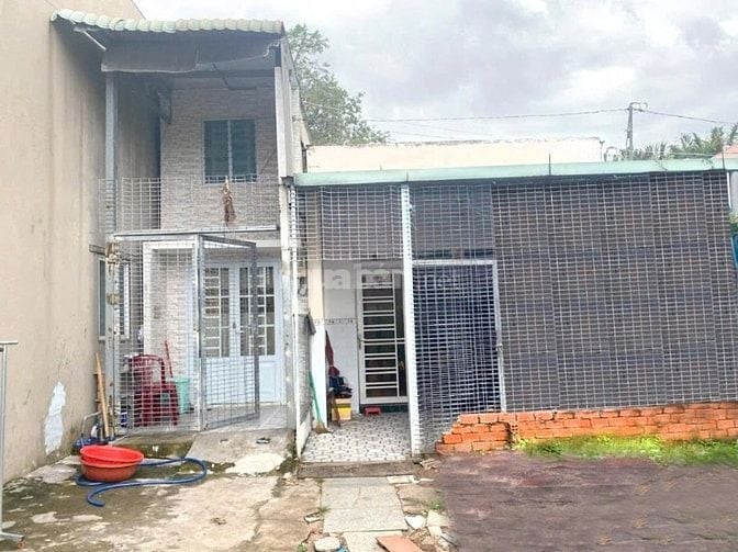 Chính chủ cho thuê nhà đường số 7, Long Trường, gần  ngã 3 Lã Xuân Oai