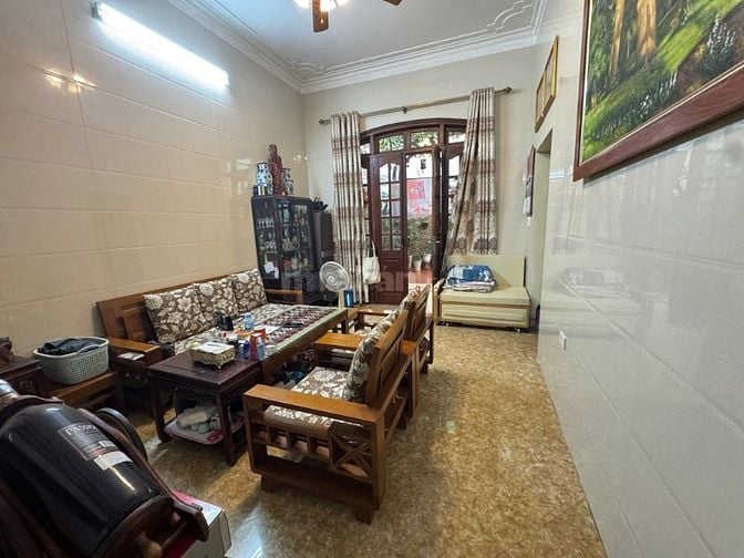 Chính chủ nhờ Môi giới bán Nhà 4 tầng mặt ngõ phố Vip Võng Thị Tây Hồ 
