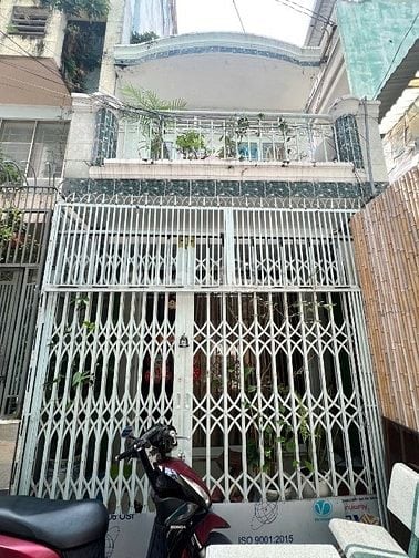 Nhà 2 tầng HXH đường Phan Văn Trị P2Q5. Giá: 9.8 tỷ