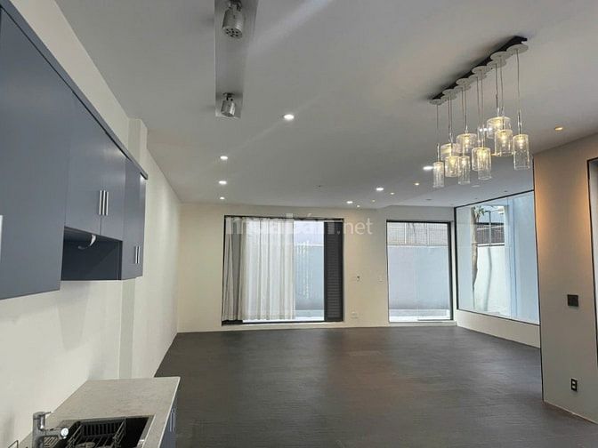 Bán biệt thự khu Bộ công an đường Nguyễn Văn Quỳ , P Phú Thuận Q7