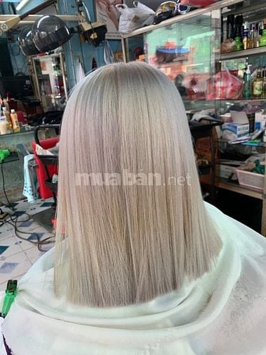 Cần thợ phụ biết gội đầu làm móng 