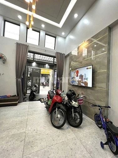 Bán nhà BTCT kiên cố đường Lam Sơn, Bình Thạnh. Giao Phan Đăng Lưu