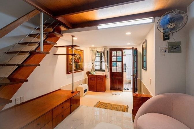 Cho thuê nhà riêng Nguyễn Du, gần Nhà Thờ Đức Bà, VNPT, sạch sẽ thoáng