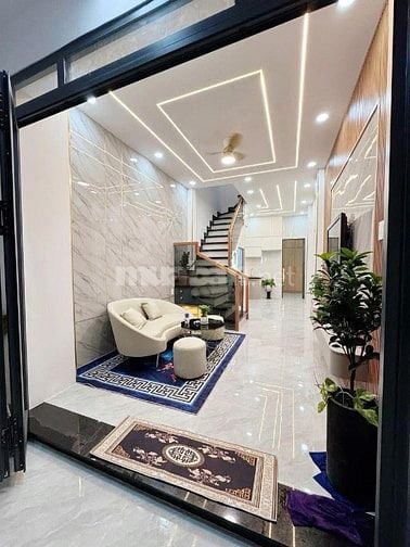 BÁN NHÀ GẤP!Đường Sư Vạn Hạnh Phường 12 Quận 10, DT: 40m2/2.450 Tỷ,SHR