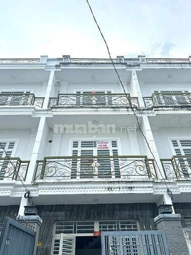 BÁN NHÀ 1 TRỆT - 2 LẦU TẠI XÃ LONG TRẠCH - HUYỆN CẦN ĐƯỚ