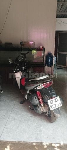 Cần bán gấp căn nhà giấy tờ tay, nhà gần trường dh, bệnh viện và chợ 