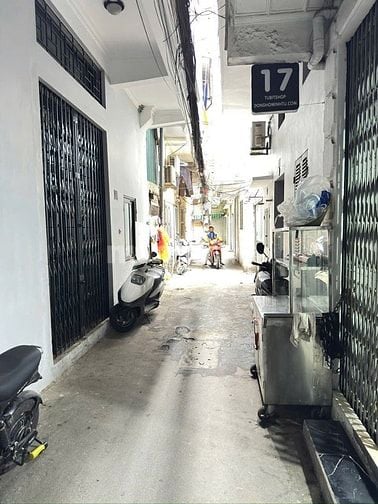 Bán nhà ngõ 20 phố Cát Linh, gần Quốc Tử Giám, DTSD 90m2, 3 tầng
