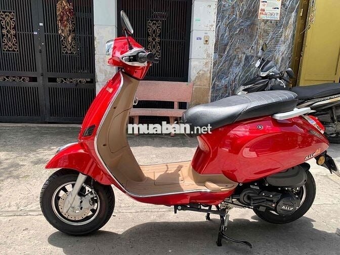 Vespa 50cc 2024 đỏ Zin100% odo1500km đẹp99% bs.tp