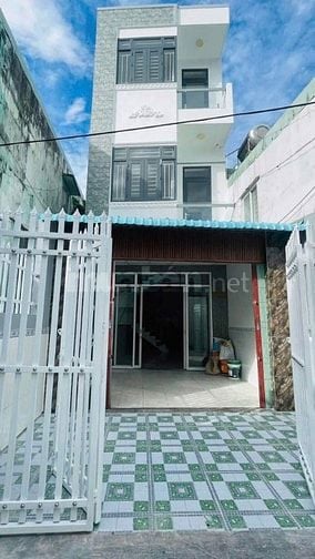 Nhà 3 tầng cách Hoàng Văn Thụ 30m hẻm xe hơi nhỏ