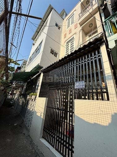 [Chính chủ] Bán nhà hẻm 24.8m2, đủ nội thất, 2 phòng ngủ, toilet riêng