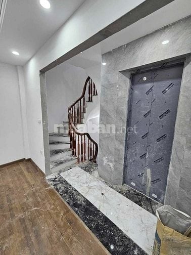 NHÀ LONG BIÊN  7 TẦNG, THANG MÁY, Ô TÔ ĐỖ TRONG NHÀ. Tài chính 9.1 tỷ