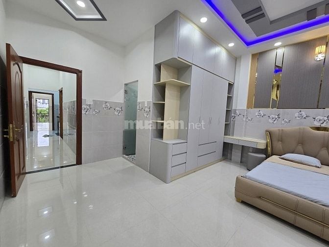 BÁN ĐẤT TẶNG NHÀ 4 TẦNG 113 M2( 5.1 NH 9 X 22) Đ/SỐ LÂM VĂN BỀN QUẬN 7