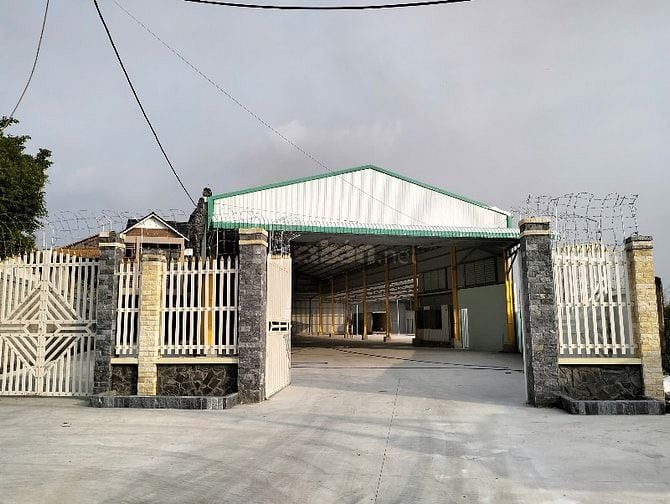 CHO THUÊ KHO CÓ NHÀ VĂN PHÒNG LIỀN KỀ MỚI XÂY DỰNG MẶT TIỀN QL1A