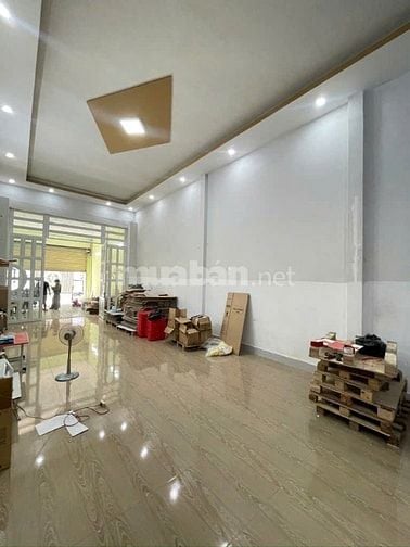 NHÀ DIỆN TÍCH KHỦNG HẺM XE TĂNG THÔNG QUỐC LỘ