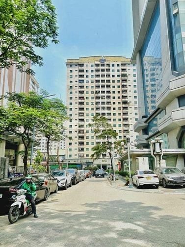 Nhỉnh 9tỷ hộ khẩu Lê Văn Lương 35m2*5T,10m oto tránh,KD,4PN,ở sướng