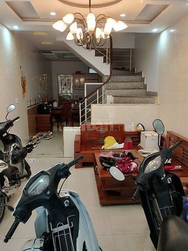 Cần bán nhà thoáng mát, an ninh tốt, hàng xóm thân thiện. 