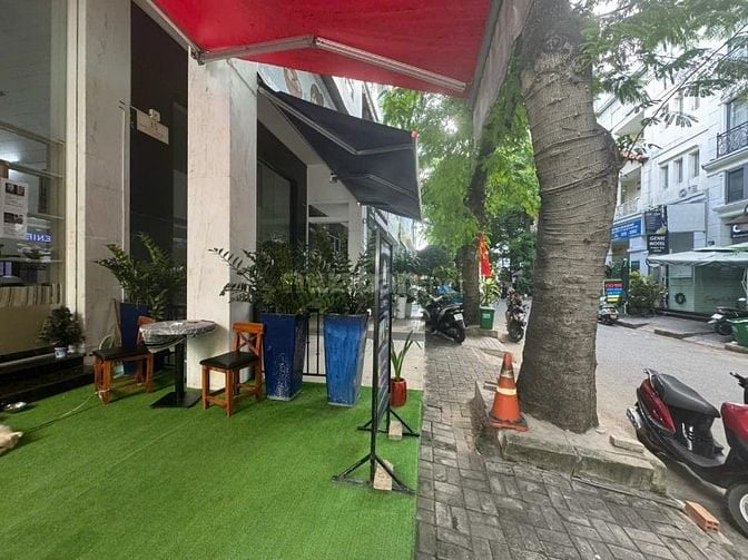 Cho thuê nhanh mặt bằng trước sảnh nhà phố Hưng Gia , PMH bán Cafe .