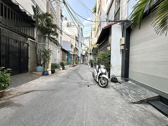 HOÀNG HOA THÁM, P5, BÌNH THẠNH- HẺM XE HƠI THÔNG- 100m2- CHỈ 11,x TỶ
