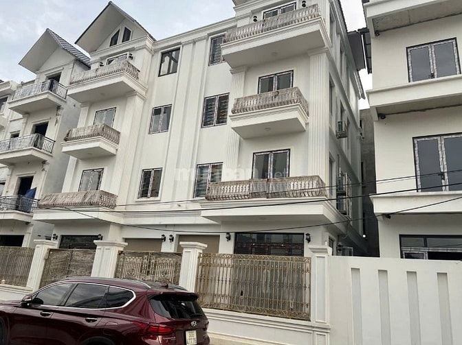 Nhà mới tinh phố tân mai kdt đền lừ dt80m2x4.5t và 30m2 sân giá 35tr