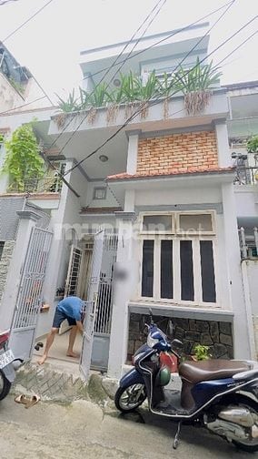 Nhà 2 lầu ngay câu bình triệu giá 5,450 triệu sổ hồng riêng đg oto