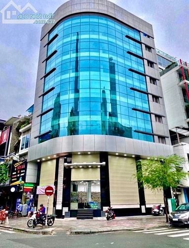 Bán nhà MT nguyễn hữu cầu phường tân định Q1 DT 4X20M 4 lầu 