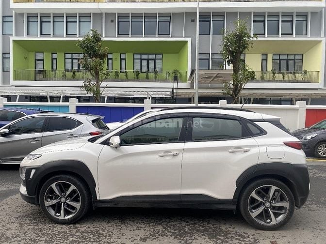 Cần bán Hyundai Kona 2021 bản Đặc biệt 2.0 ATH màu trắng