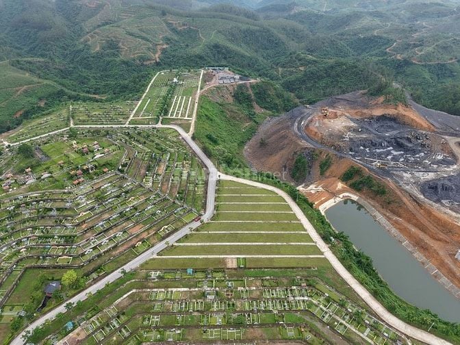Cần bán 48,16m2 đất nghĩa trang Lạc Hồng Viên đồi Thổ hướng Nam
