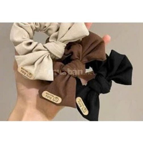 Kẹp tóc dài xinh đẹp cho ai quan tâm