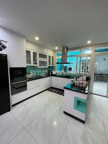 Siêu phẩm 3 tầng- xe hơi vào nhà-5*33m giá chỉ nhỉnh 9 tỷ
