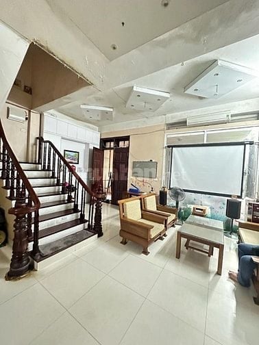 BÁN NHÀ PHỐ HOÀNG QUỐC VIỆT 54M 10.6TY DÂN XÂY NGÕ 3 GÁC TẬN CỬA