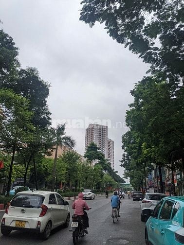 Cho thuê gấp nhà mặt phố TÂN MAI 5 tầng mặt tiền 6m 18tr vào ngay