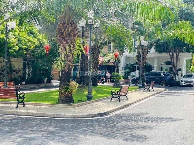 Bán nhà khu biệt thư chữ U đường Cộng Hòa, 4x16m,4 Tầng,Giá:16.8 tỷ TL