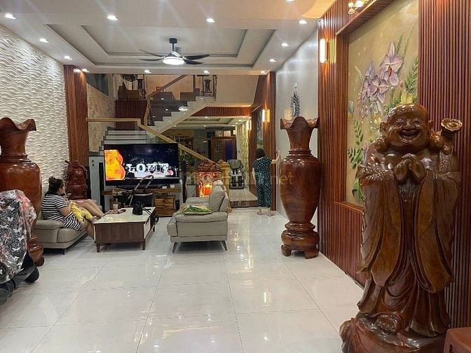 Siêu giá 3 tỷ 690 triệu Quận 4 | Nhà SHR, gần chợ Xóm Chiếu liên hệ 🔥