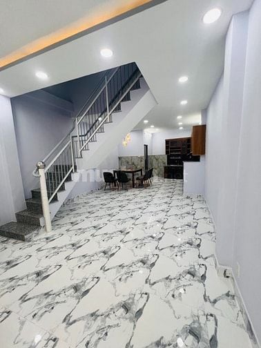 Nhà 2 tầng quận 7, HXH 4 chỗ, tặng nội thất, 4x16m, nhỉnh 6 tỷ