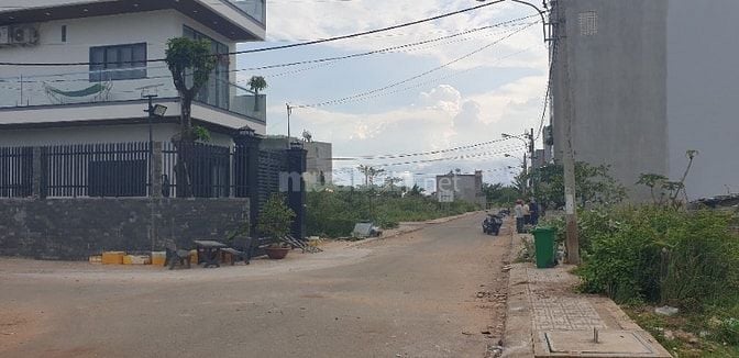 Bán đất chính chủ chỉ  1.93 tỉ / lô 52m2 Ng V Ngọc dg 8, P Long Phước.