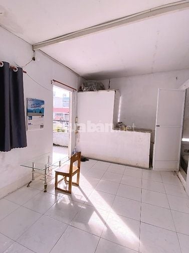 Share phòng trọ trong nhà nguyên căn, cách đường CMT8 chừng 50m