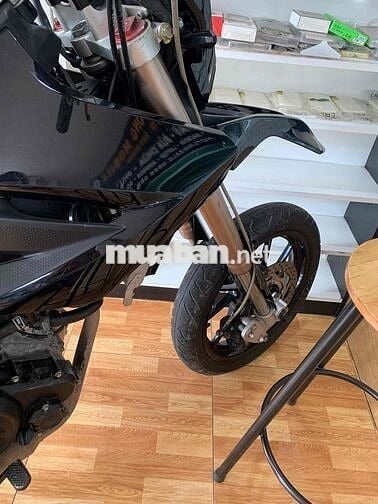 Bán xe r15 v3 dáng cào cào hoặc giao lưu