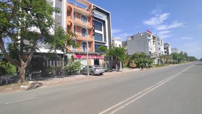 Đất CÁT LÁI 8x20 đường chính 24m gần trường Đại học 72tr/m 