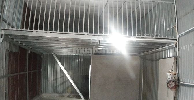 Cho thuê nhà nguyên căn diện tích 5x18, có gác lửng, toilet, sân để hơ